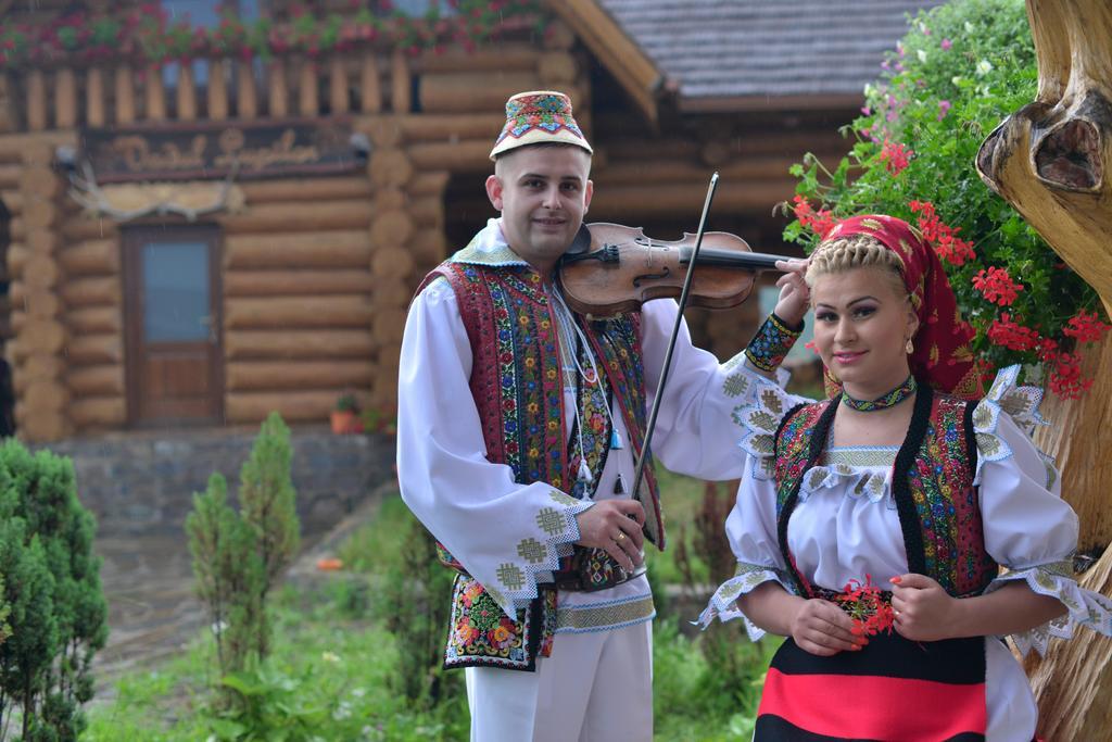 Vadul Lupilor Hotel Moisei Buitenkant foto